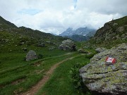 90 Scendendo sul 215 dal Passo alle Baite di Mezzeno